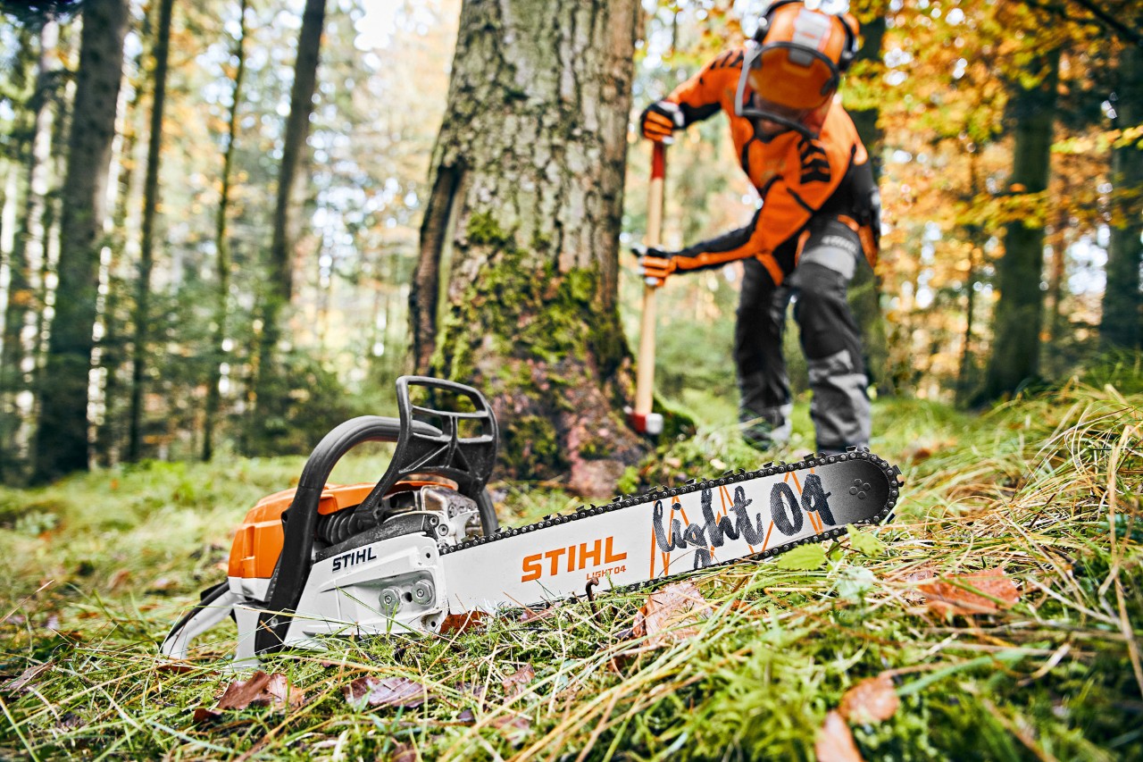 Petrol, Professional users, Pro, professional, Forestry operations, Foresters, forestry business, forestry workers, Forestry workers, Forest management, forestry, foresters, Forest, Woods, Jacket, Trousers, ADVANCE X-Vent jacket, ADVANCE X-FLEX trousers, ADVANCE GTX leather chainsaw boots, ADVANCE X-Vent, ADVANCE Super Fit, ADVANCE Ergo MS protective gloves, Axe, Tool storage, Robert Ebner